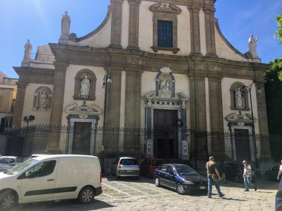 Casa Professa 1 *